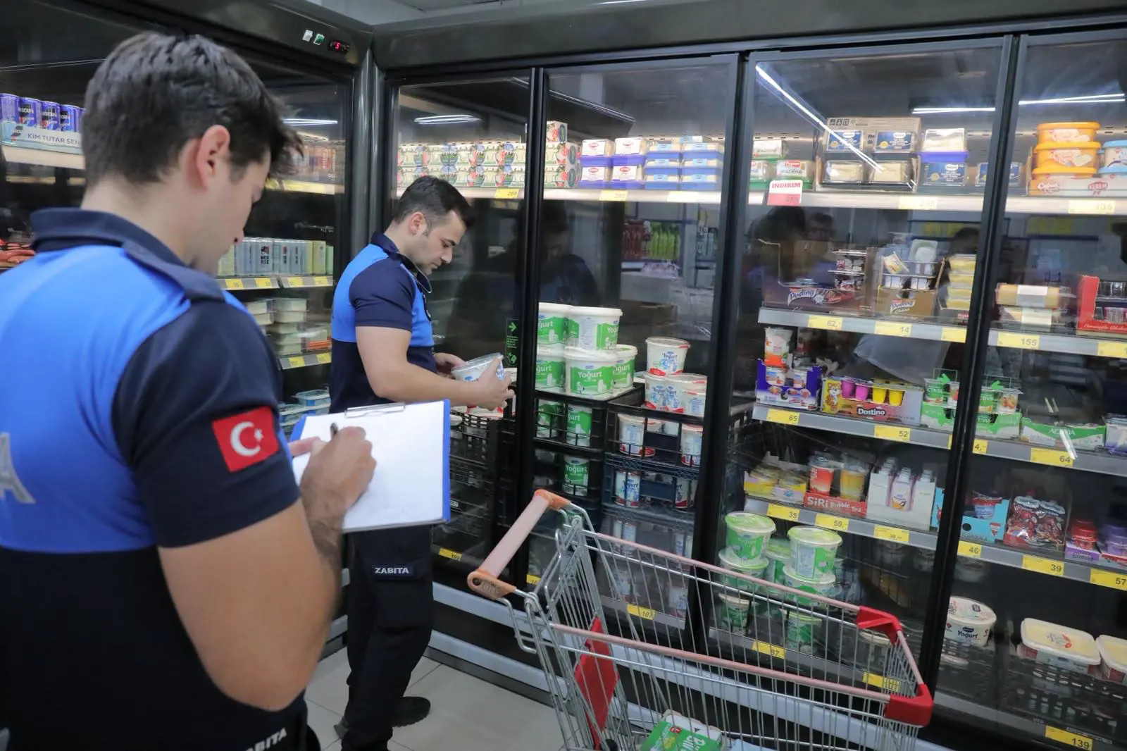EDİRNE BELEDİYESİ’NDEN ZİNCİR MARKETLERDE DENETİM galeri görseli